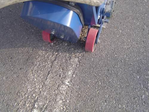 標(biāo)線(xiàn)拋丸機(jī)施工現(xiàn)場(chǎng)圖 標(biāo)線(xiàn)拋丸機(jī)施工現(xiàn)場(chǎng)圖